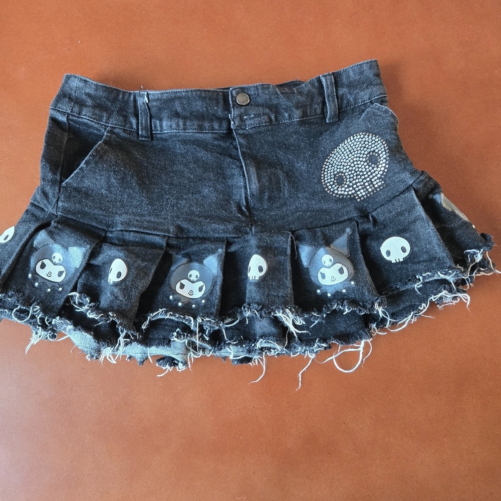 Kuromi By Sanrio Rhinestone Skull Pleated Black Denim Micro Skirt Women Medium